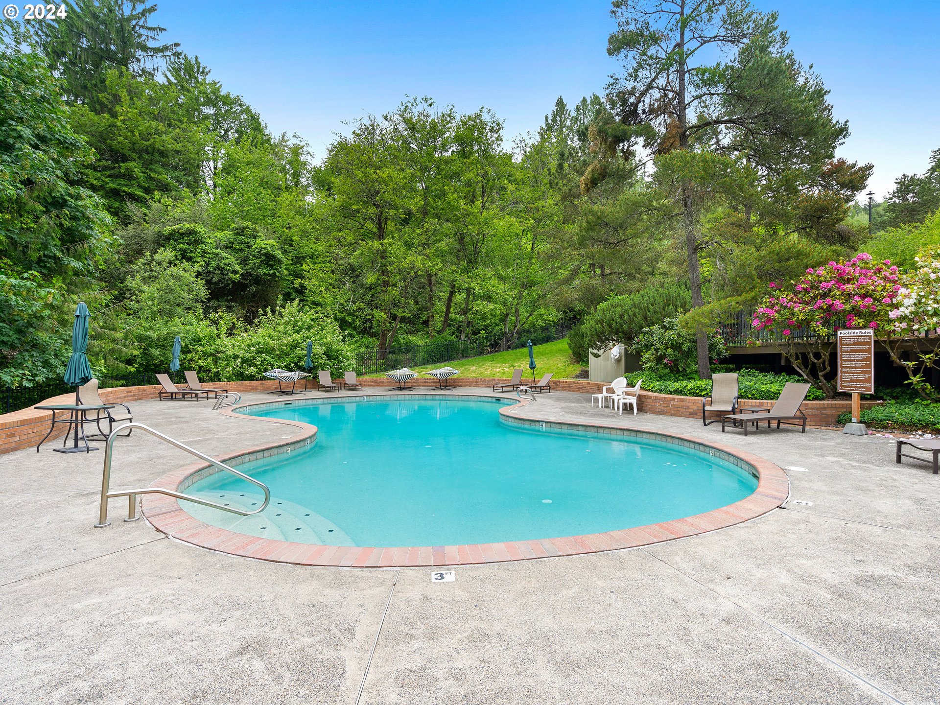 7528 Southwest Barnes Road, Unit A Portland, OR 97225 - Photo 23 of 24 Gallery Image 23