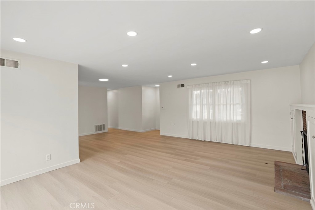 3483 Wanda Way Riverside, CA 92506 - Photo 6 of 32