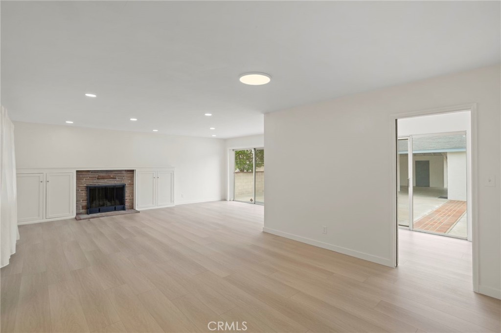 3483 Wanda Way Riverside, CA 92506 - Photo 7 of 32