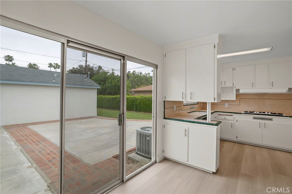 3483 Wanda Way Riverside, CA 92506 - Photo 8 of 32