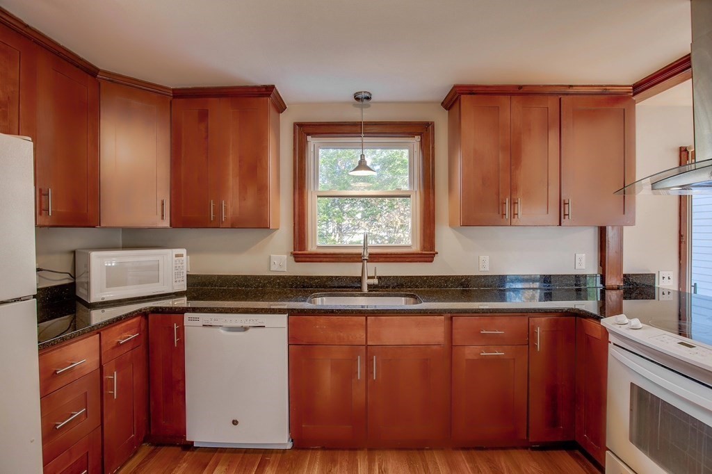 66 Simonds Road Lexington, MA 02420 - Photo 3 of 24
