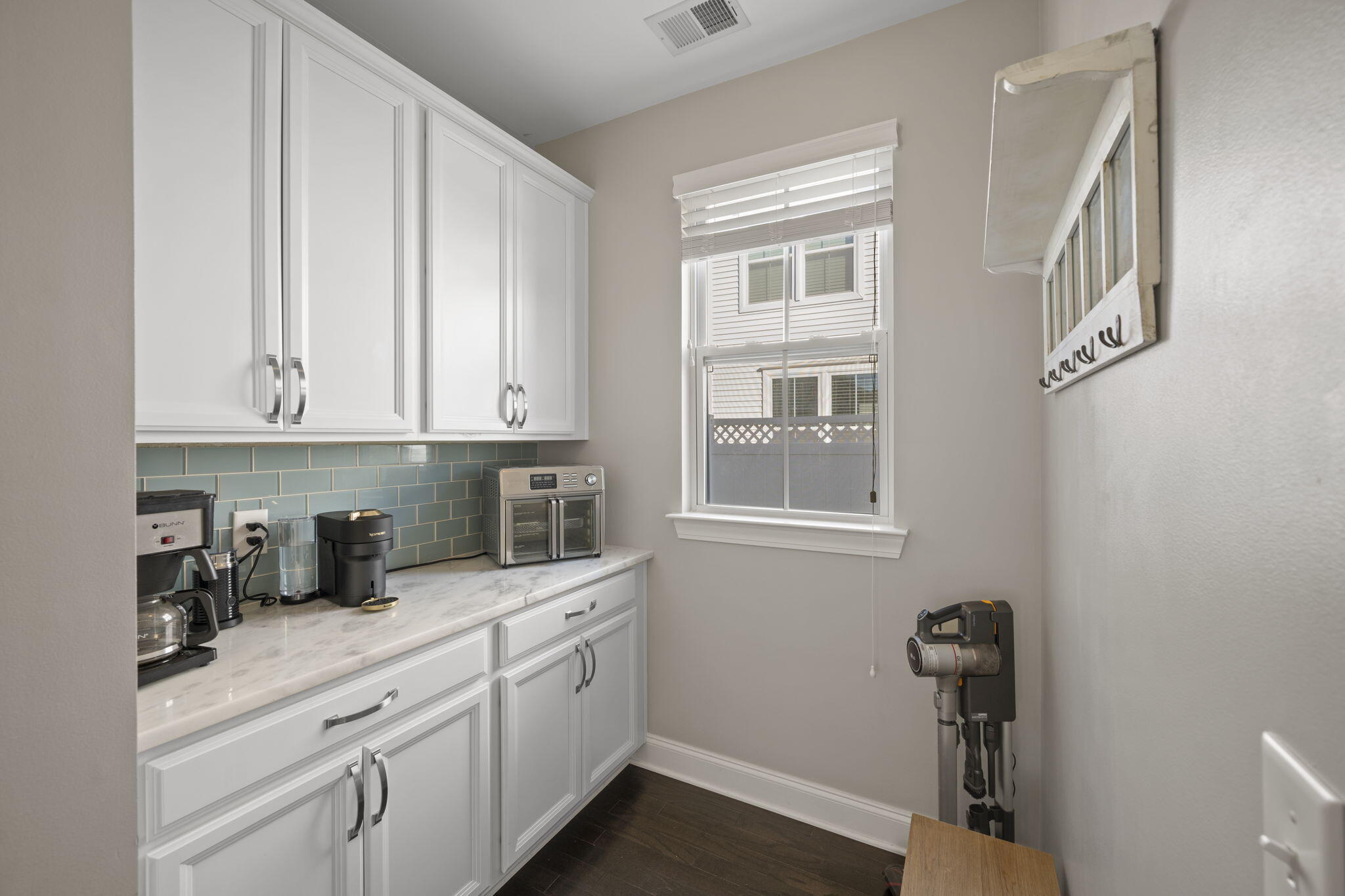 7405 Purser Lane Hanahan, SC 29410 - Photo 27 of 44 27-web-or-mls-DSC_9856