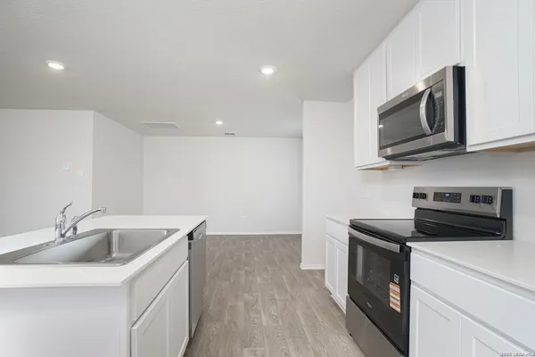 $2,100 | 1255 Avery Ranch Drive, New Braunfels, TX 78130