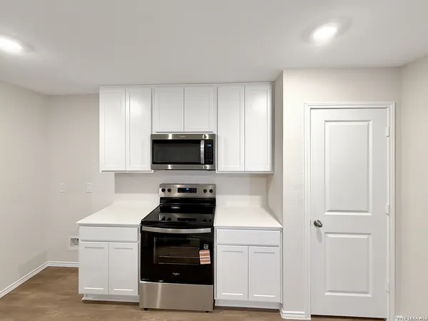 $2,100 | 1255 Avery Ranch Drive, New Braunfels, TX 78130