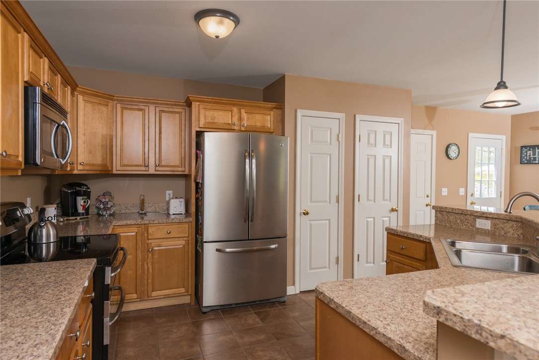 101 Old Snake Hill Road Glocester, RI 02814 - Photo 4 of 27 Gallery Image 4