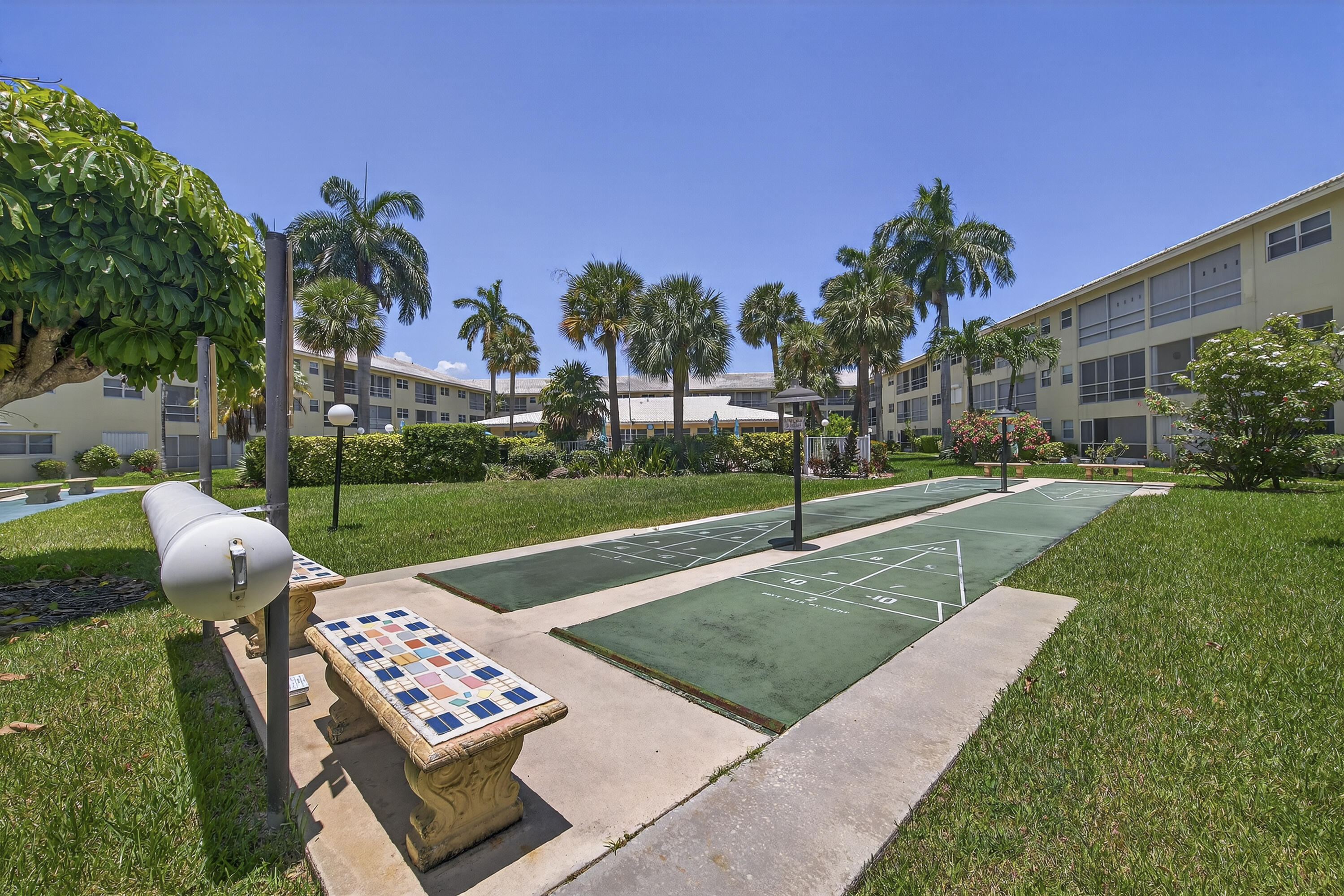 1951 Northeast 39th Street, Unit 255 Lighthouse Point, FL 33064 - Photo 27 of 35 daigle-36