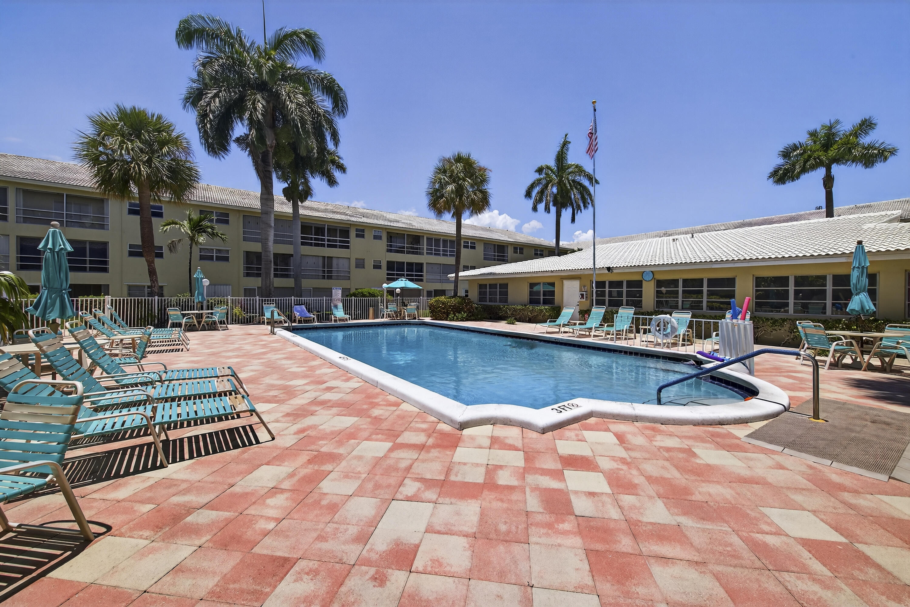 1951 Northeast 39th Street, Unit 255 Lighthouse Point, FL 33064 - Photo 30 of 35 daigle-38