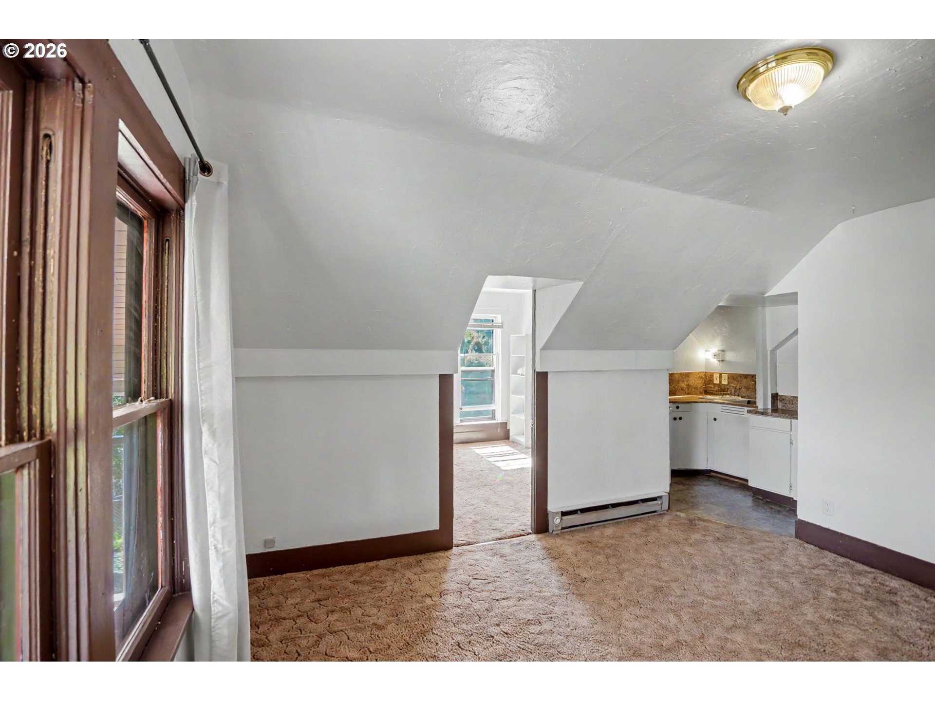 700 South Water Street Silverton, OR 97381 - Photo 21 of 45 Entrance/Foyer