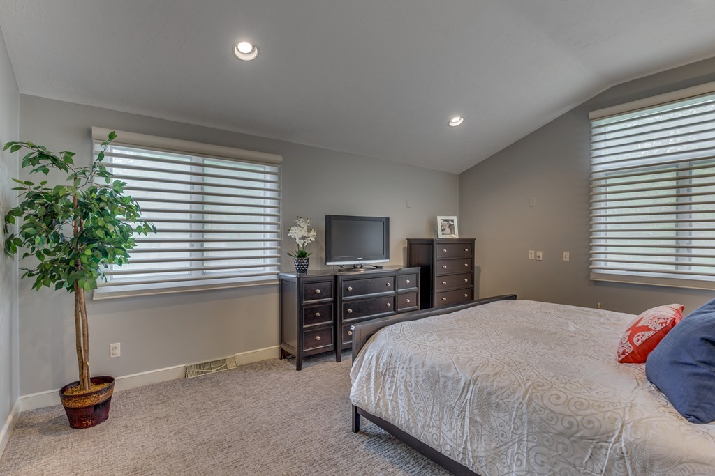 55 Evelyn Road Needham, MA 02494 - Photo 13 of 24