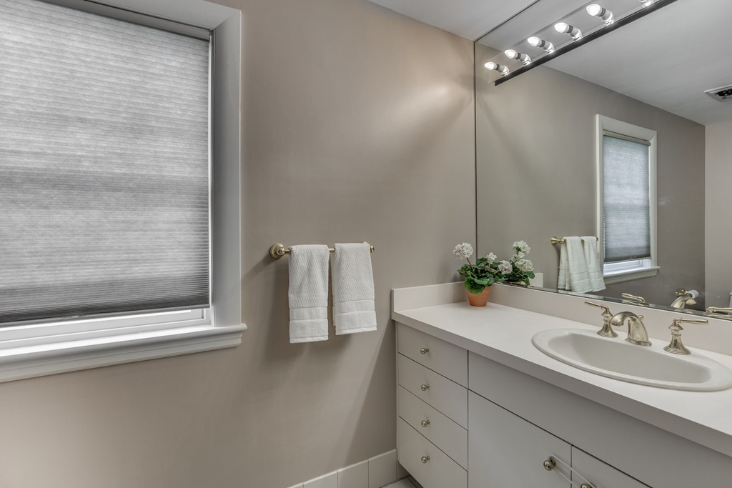 55 Evelyn Road Needham, MA 02494 - Photo 14 of 24
