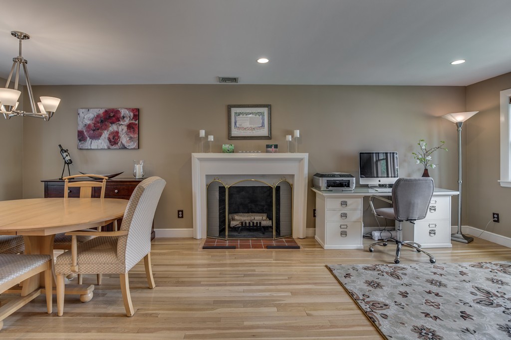 55 Evelyn Road Needham, MA 02494 - Photo 3 of 24
