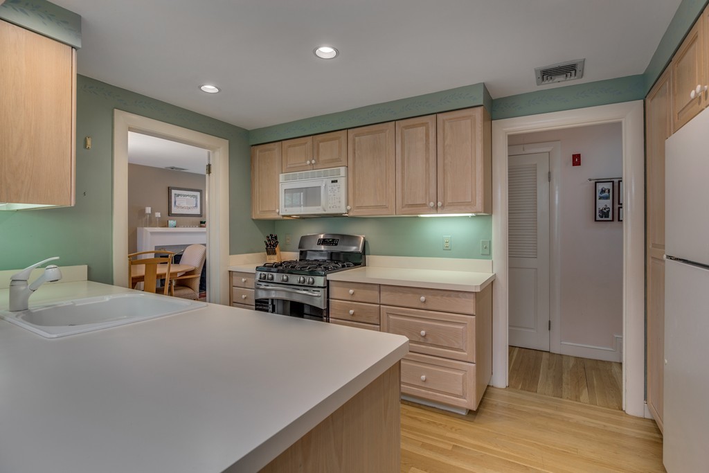 55 Evelyn Road Needham, MA 02494 - Photo 7 of 24