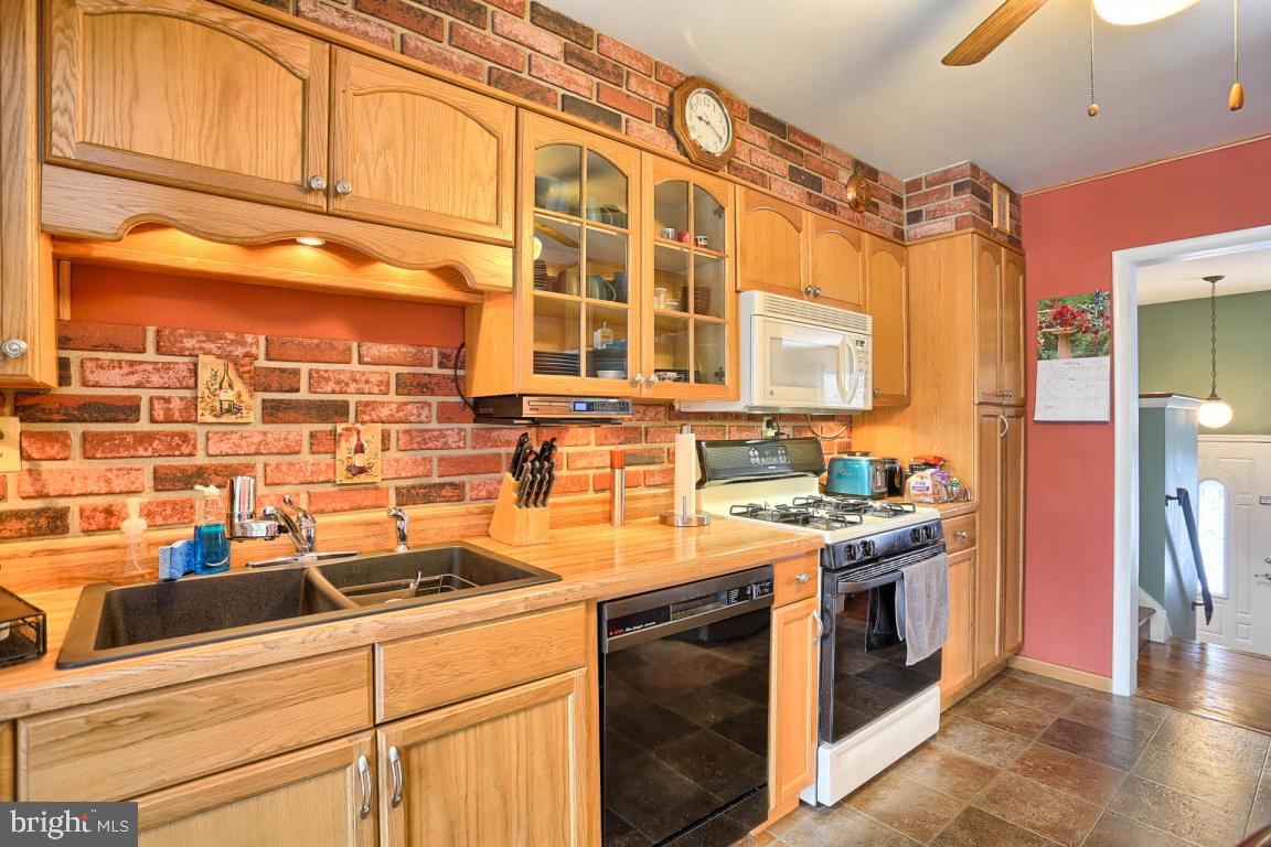 36 Quaker Hills Road Lancaster, PA 17603 - Photo 13 of 18 Gallery Image 13