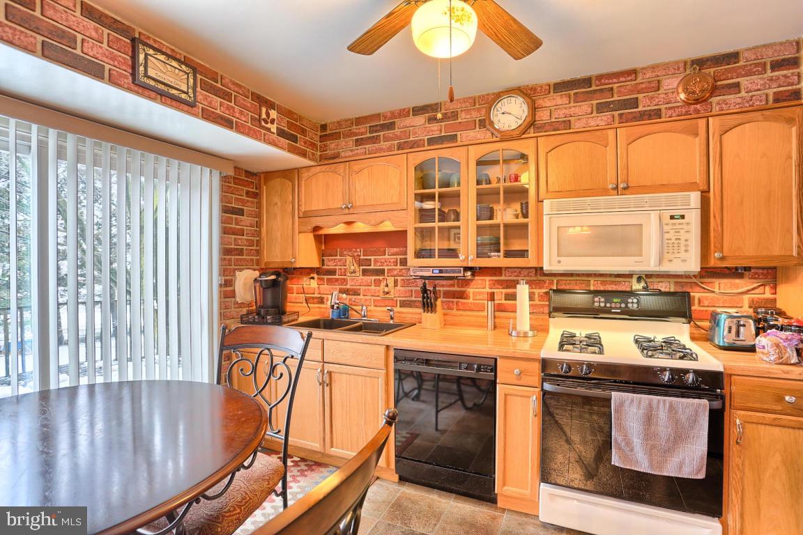 36 Quaker Hills Road Lancaster, PA 17603 - Photo 14 of 18 Gallery Image 14