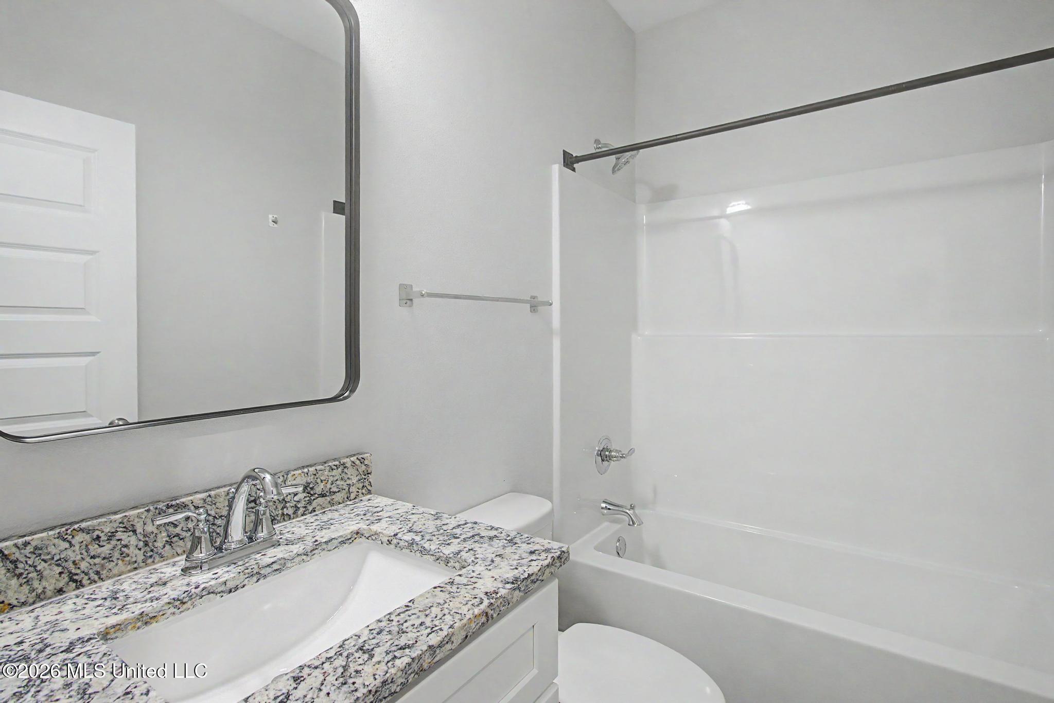 12297 Massachusetts Road, Unit A Ocean Springs, MS 39564 - Photo 9 of 18 IMG_0214