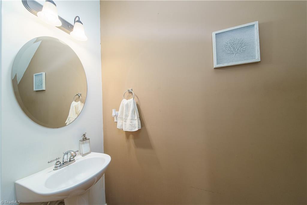 183 Everidge Road Winston-Salem, NC 27103 - Photo 30 of 32 Gallery Image 30