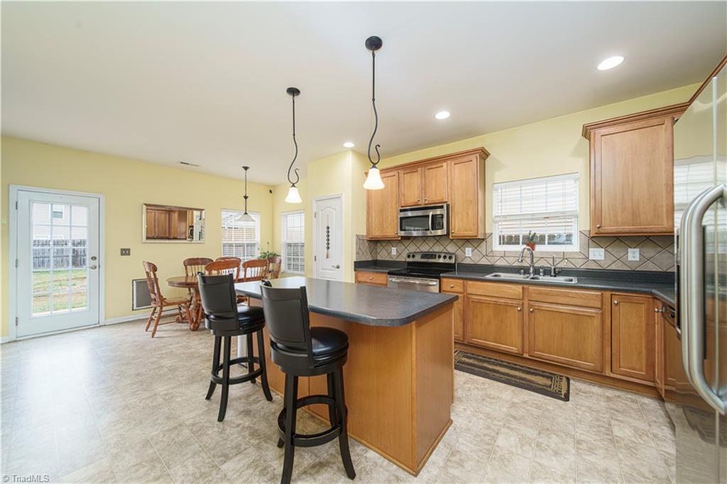 183 Everidge Road Winston-Salem, NC 27103 - Photo 7 of 32 Gallery Image 7