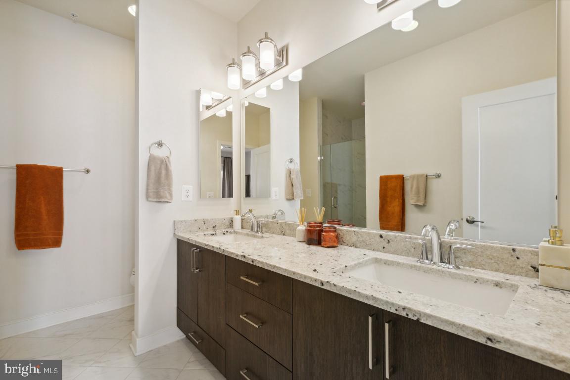 69 Ellsworth Heights Street Silver Spring, MD 20910 - Photo 19 of 41 Primary en-suite Bathroom