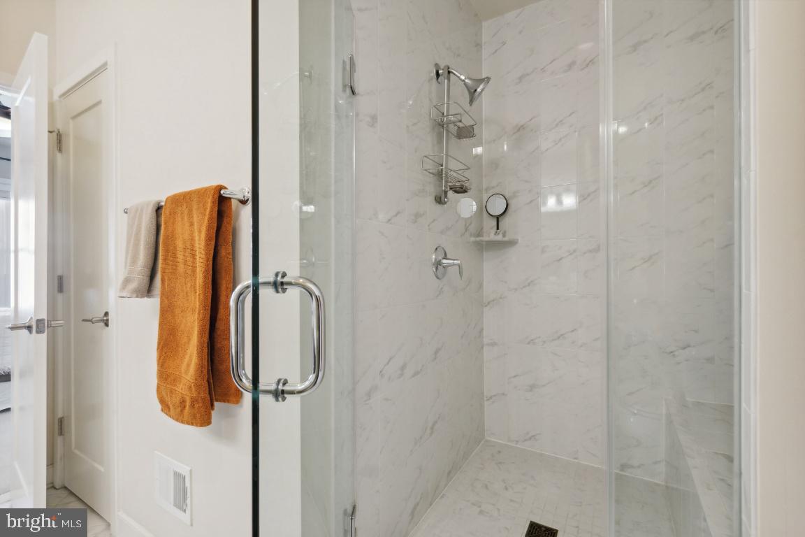 69 Ellsworth Heights Street Silver Spring, MD 20910 - Photo 20 of 41 Primary en-suite Bathroom
