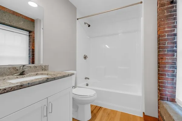$3,900 | 58 13th Street, Unit 105, Boston, MA 02129