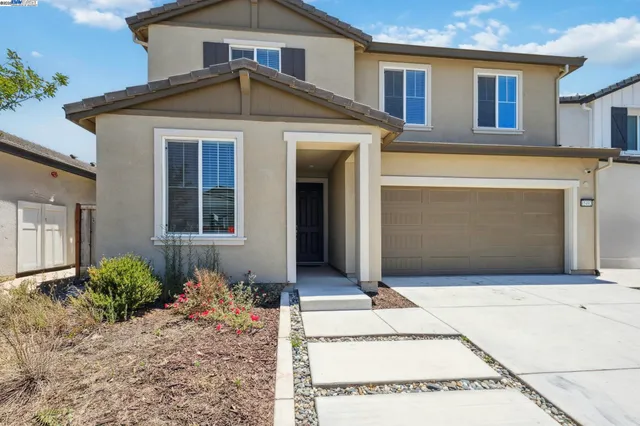 $669,000 | 15492 Warbler Place, Lathrop, CA 95330