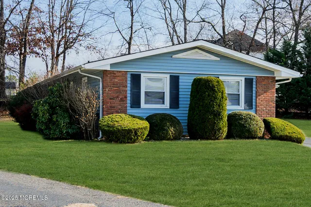 $315,000 | 9 Lodge Court, Brick, NJ 08724