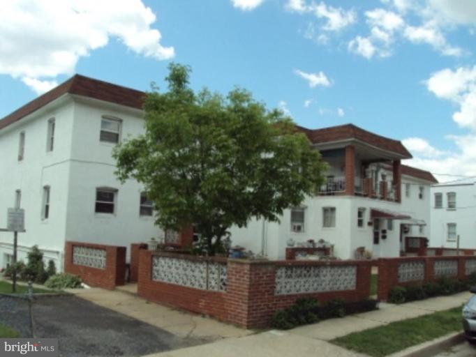 628 47th Street Baltimore, MD 21224 - Photo 2 of 9 Exterior (Main)