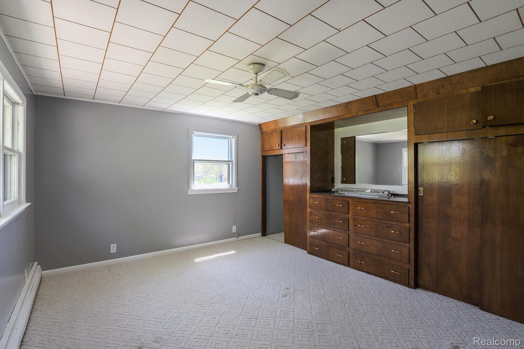 2087 Roland Avenue Flint, MI 48532 - Photo 12 of 22 Master bedroom