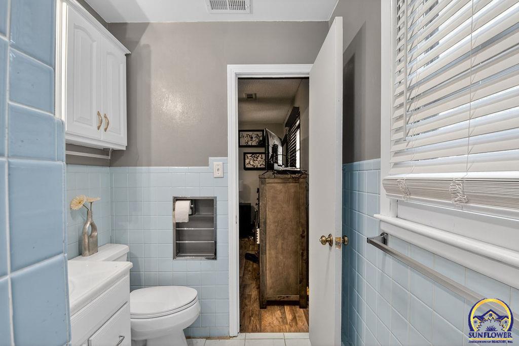 4945 Northwest Rochester Road Topeka, KS 66617 - Photo 16 of 33