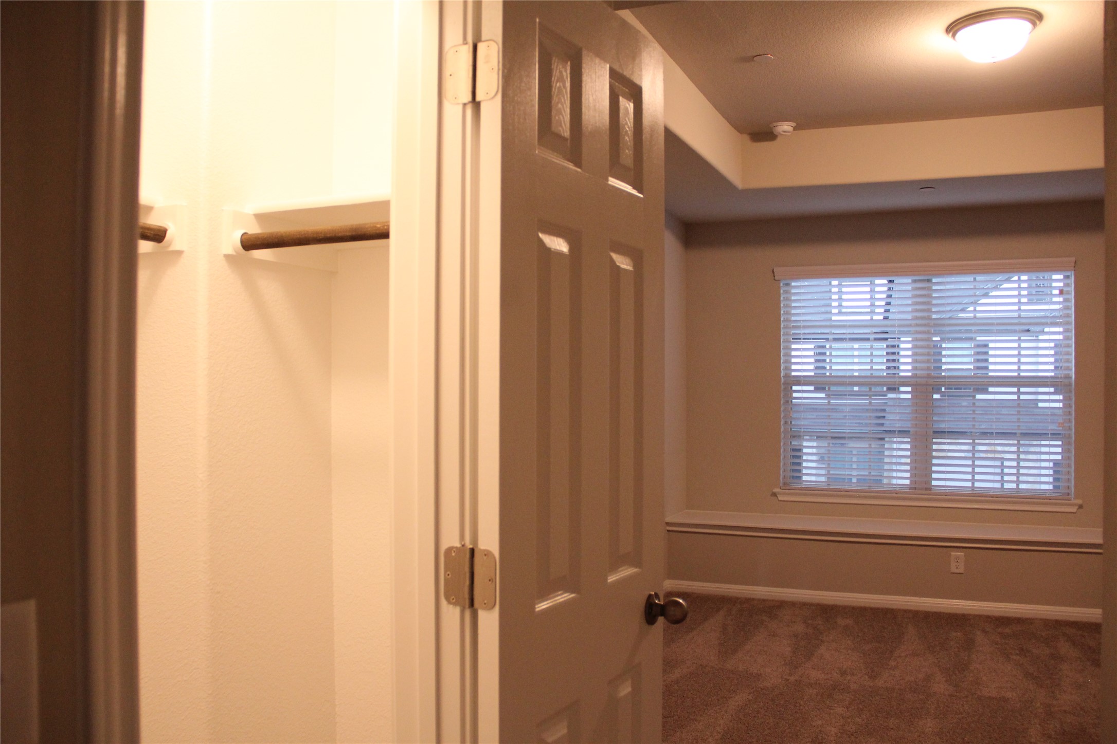 1612 Airedale Road Austin, TX 78748 - Photo 14 of 26 Bathroom with dark carpet and baseboards