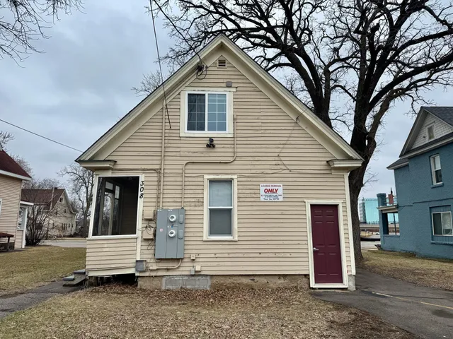 $199,500 | 308 9th Avenue South, St. Cloud, MN 56301