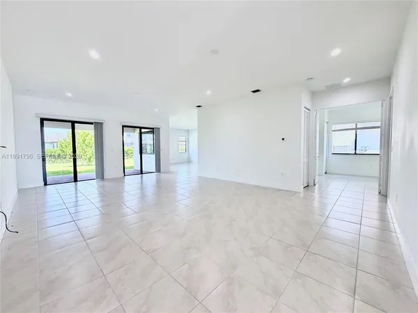 $2,700 | 5028 Gambero Way, Ave Maria, FL 34142