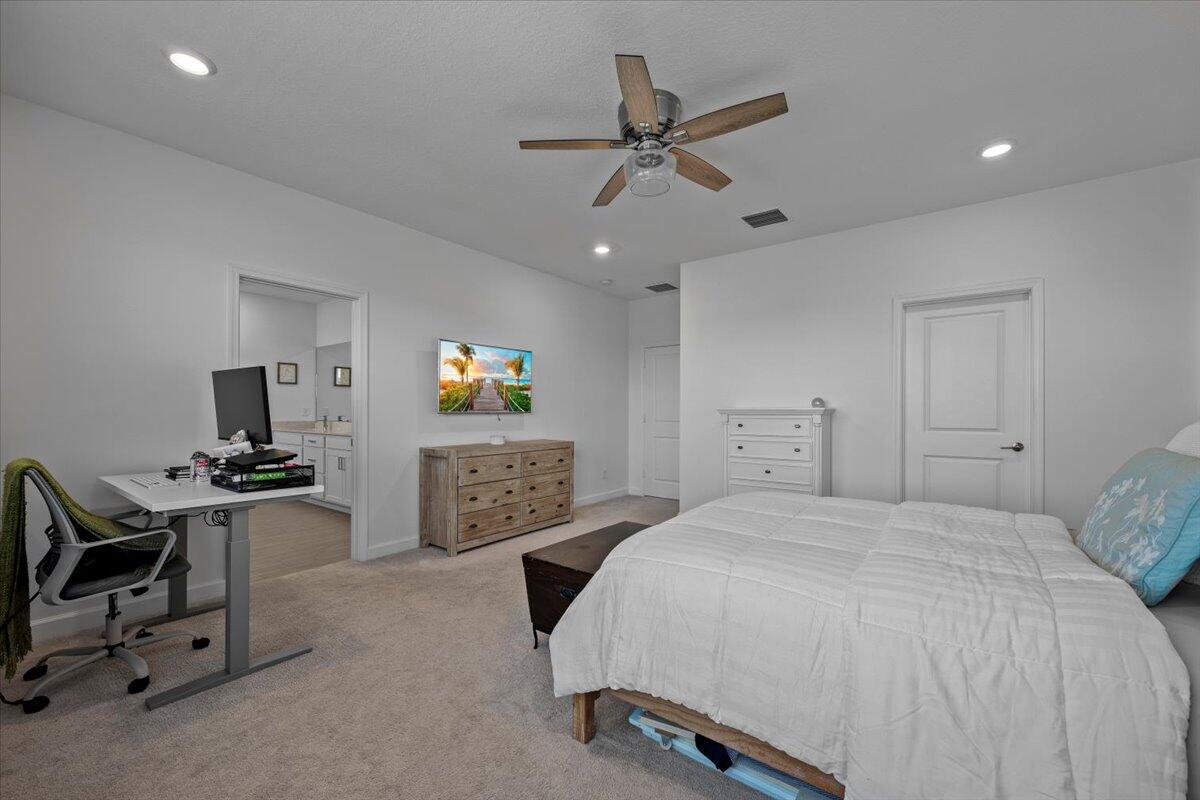 1367 Arrowhead Point Road Loxahatchee, FL 33470 - Photo 17 of 36 Primary Suite