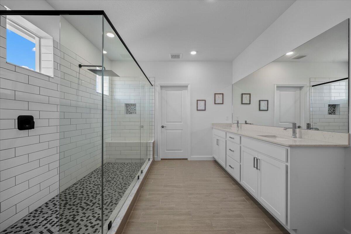 1367 Arrowhead Point Road Loxahatchee, FL 33470 - Photo 18 of 36 Primary Bath