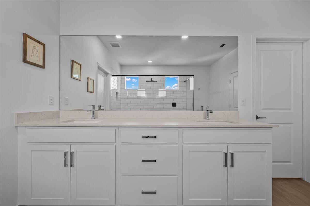 1367 Arrowhead Point Road Loxahatchee, FL 33470 - Photo 19 of 36 Primary Bath