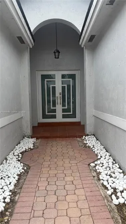 a view of a back yard of the house