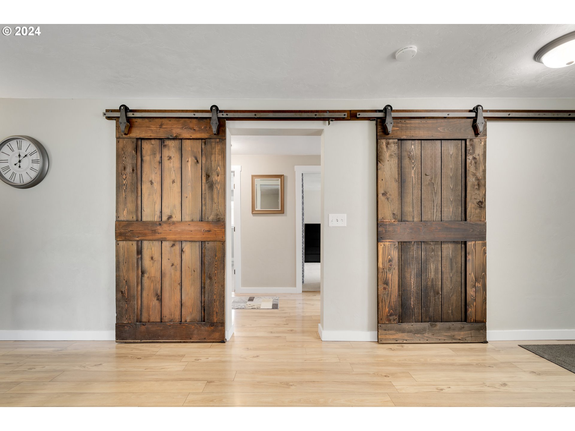 273 West Anchor Avenue Eugene, OR 97404 - Photo 21 of 43 a view of entryway with wooden floor