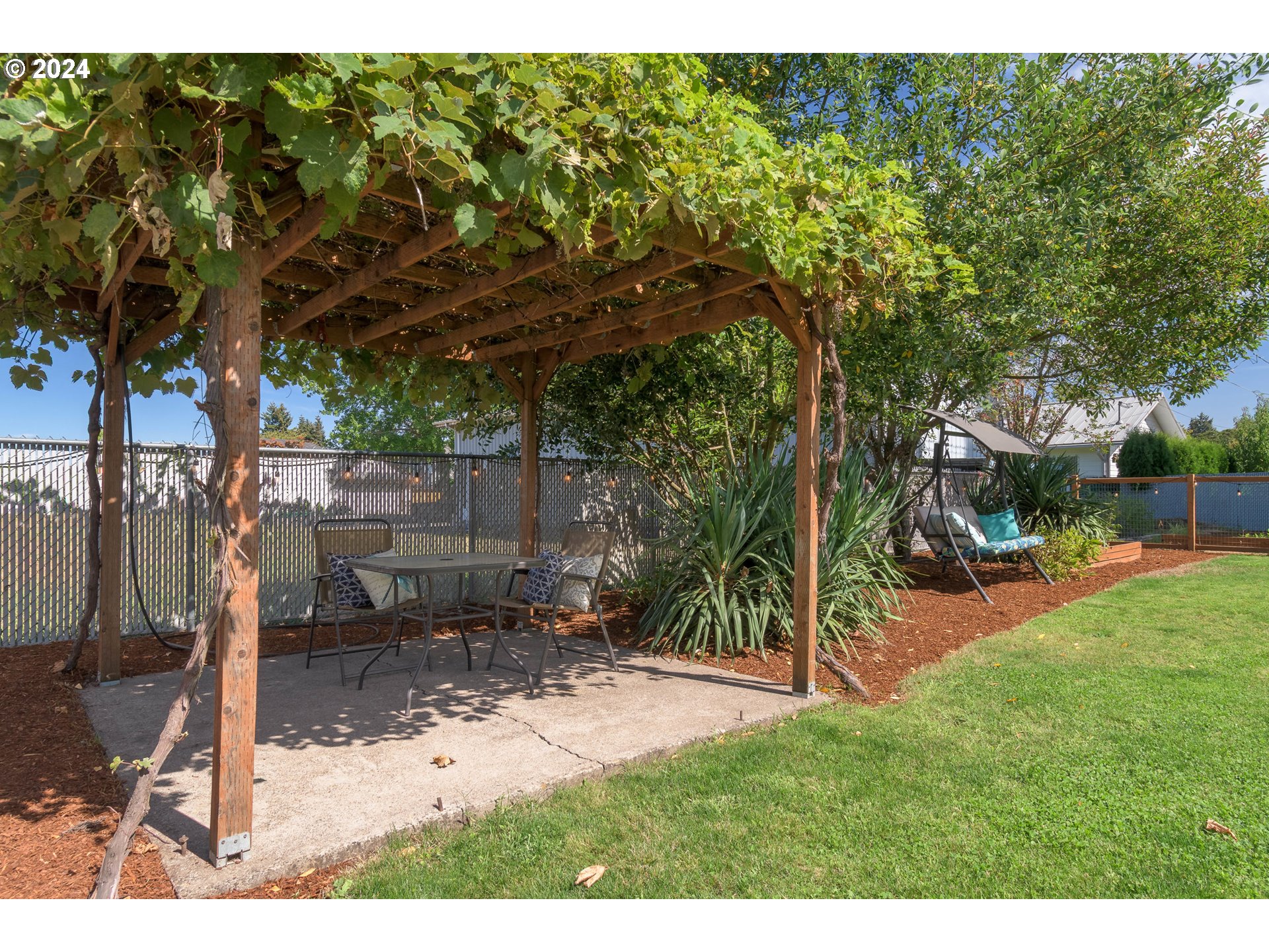 273 West Anchor Avenue Eugene, OR 97404 - Photo 36 of 43 a view of a backyard