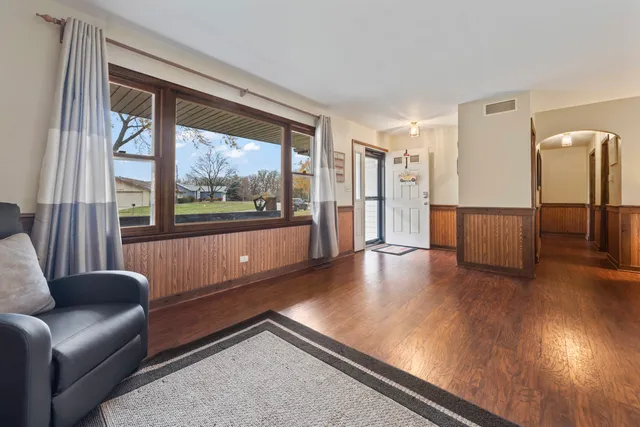 $369,000 | 10820 Bonnie Brae Street, Huntley, IL 60142