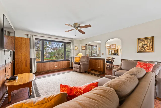 $369,000 | 10820 Bonnie Brae Street, Huntley, IL 60142