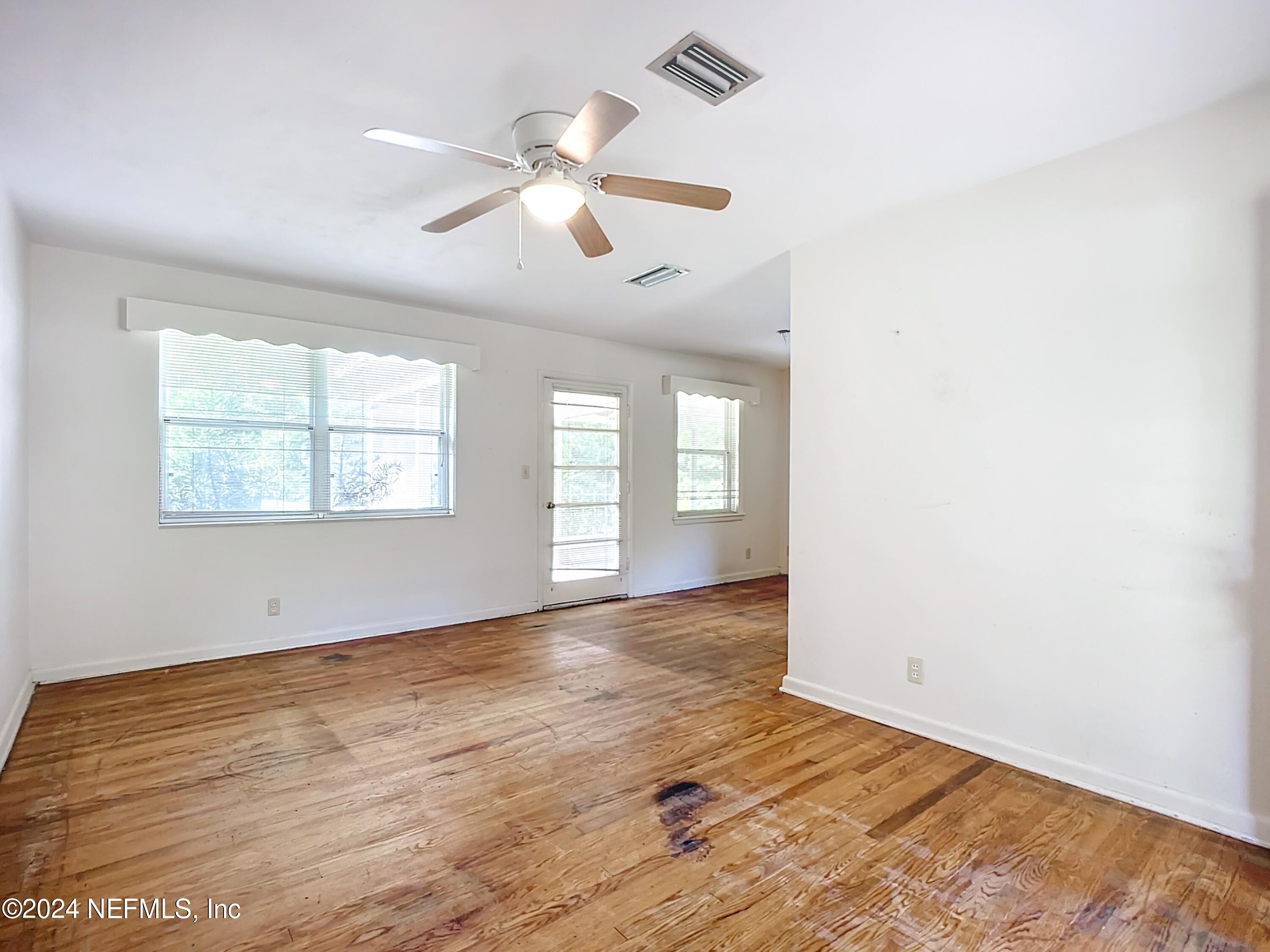 7838 Scotland Road Jacksonville, FL 32217 - Photo 4 of 29 7838 Scotland Road-4