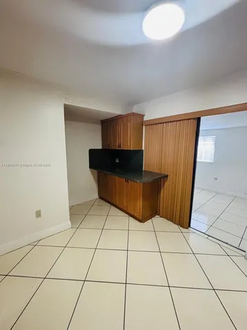 a view of utility room