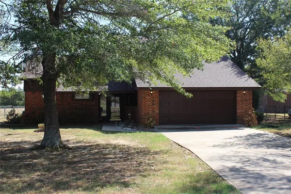 $299,900 | 4497 Fm 2820, Brookston, TX 75421