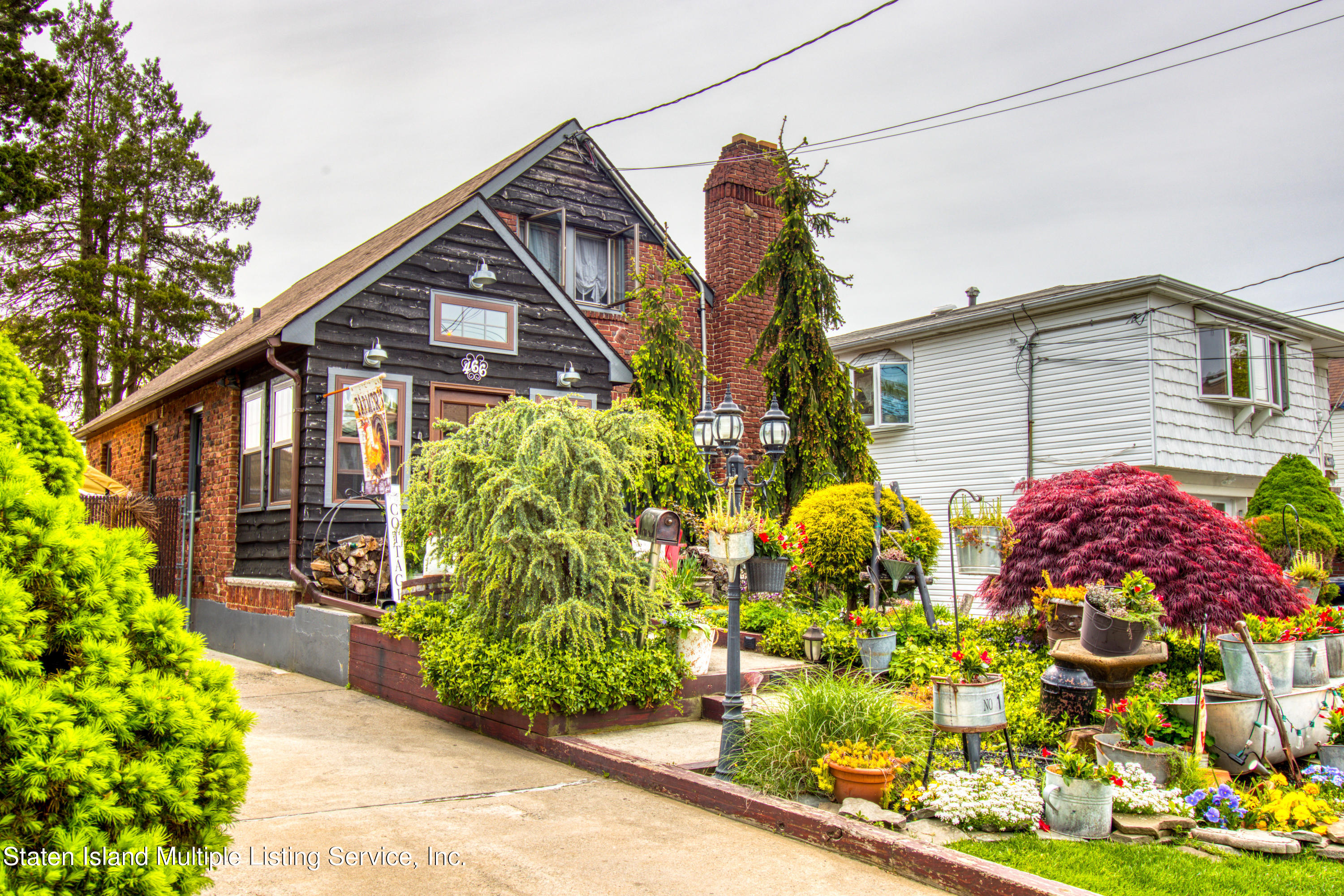 466 Beach Road Staten Island, NY 10312 - Photo 1 of 29 466 Beach Road-7