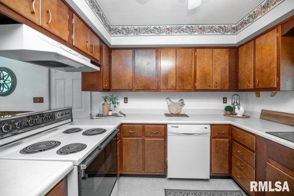 1526 Division Street Metamora, IL 61548 - Photo 12 of 33