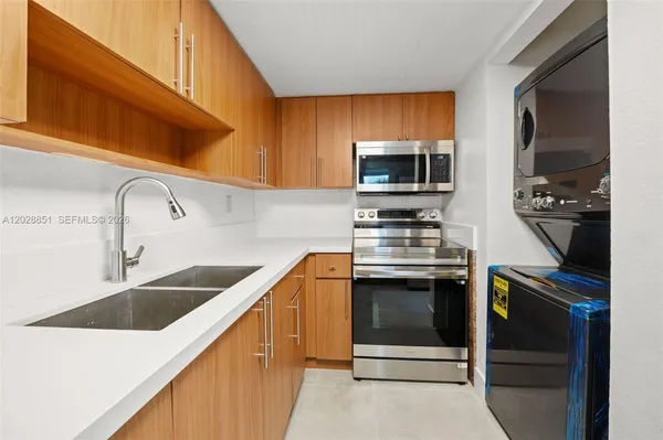 $2,250 | 10090 Northwest 80th Court, Unit 1447, Hialeah Gardens, FL 33016