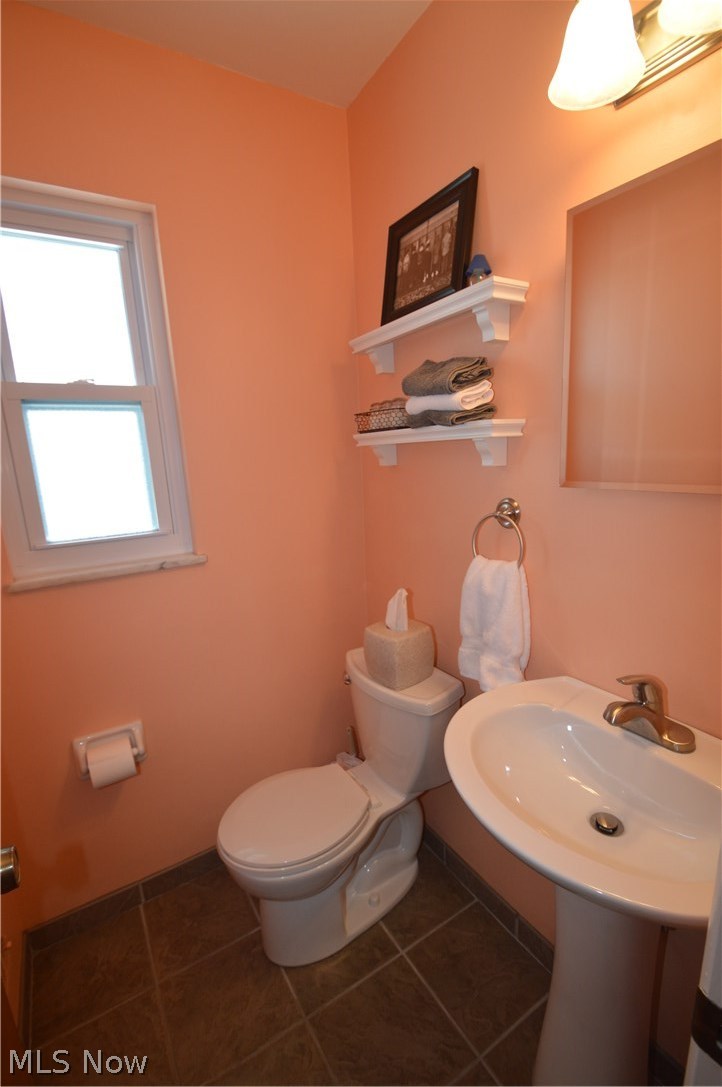 7698 Ragall Parkway Cleveland, OH 44130 - Photo 17 of 27 Gallery Image 17