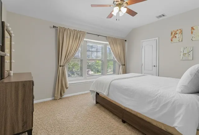 $2,700 | 216 Morgan Isle Lane, Dickinson, TX 77539