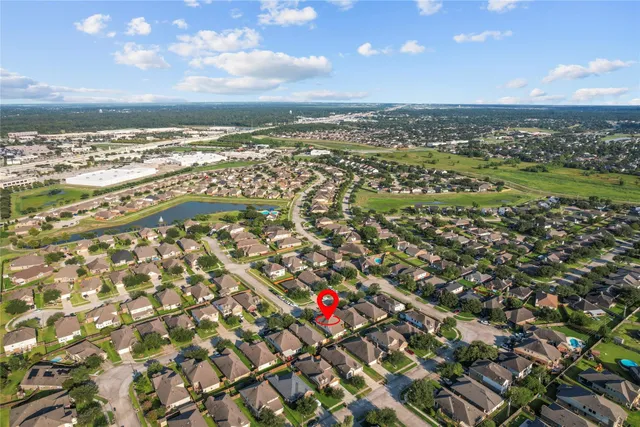 $2,700 | 216 Morgan Isle Lane, Dickinson, TX 77539