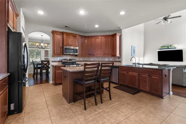 $2,700 | 216 Morgan Isle Lane, Dickinson, TX 77539